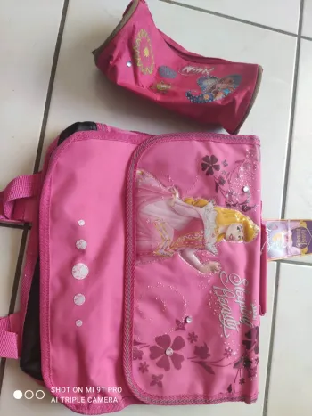 Lot trousses p'tit Louis disney cartable winx