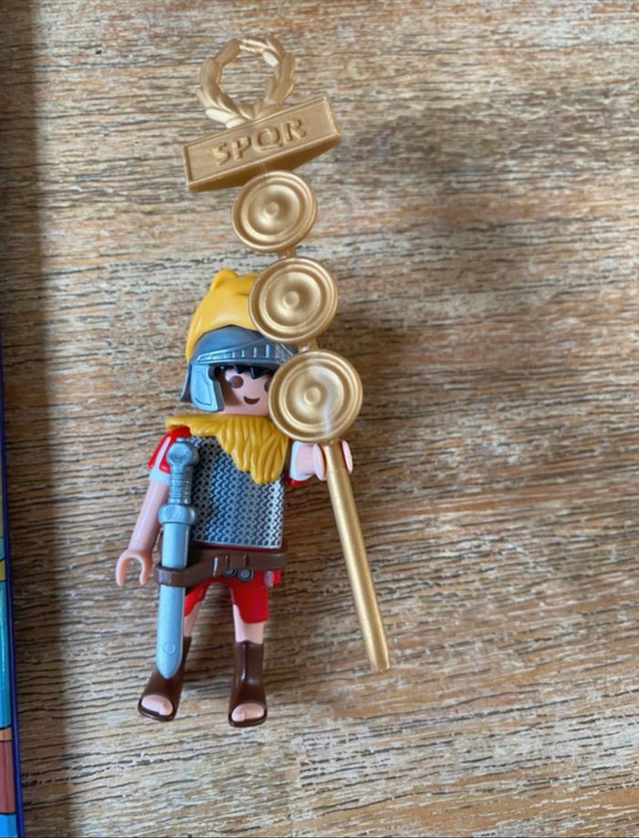 Livre avec figurine playmobil romain - photo numéro 2