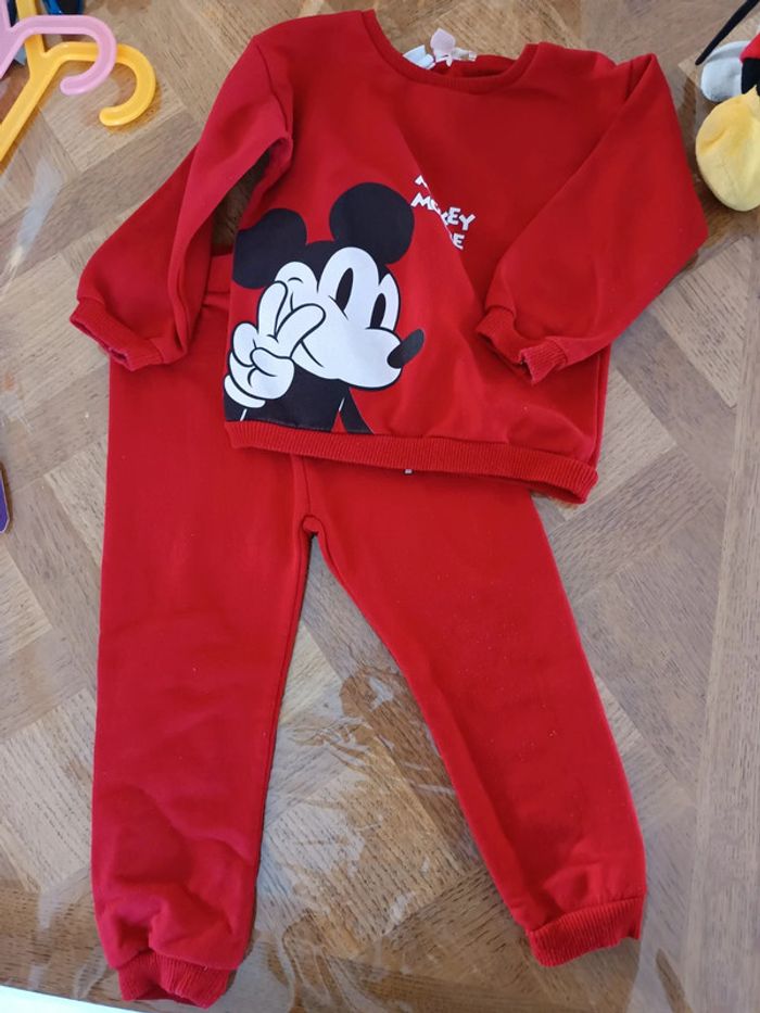 Ensemble jogging mickey