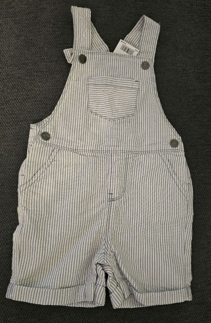 NEUVE (non portée)🏷 💙😍🤩superbe salopette courte 23 mois garçon 💙💙😍 - photo numéro 3