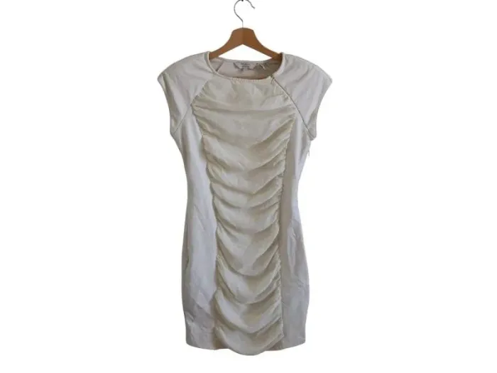 C60 robe crème Ted Baker T2