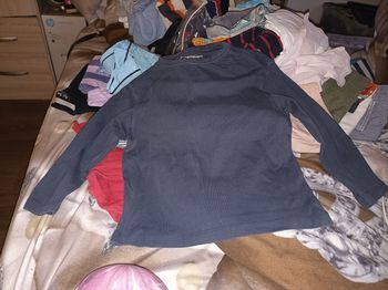 Haut noir a manche longue