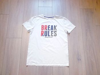 Tee shirt blanc. Garcon 18 ans/ Homme taille M.  Marque Kiabi