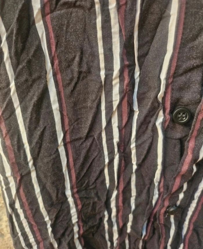 Chemise rayé noir tissu leger et fluide à manche longue. - photo numéro 3