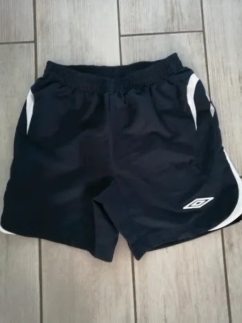 Short Umbro 10 ans neuf