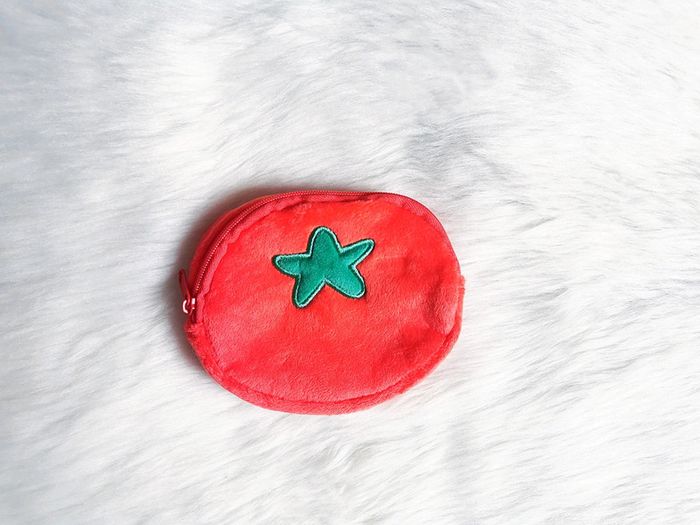 Petit porte monnaie fraise 🖤