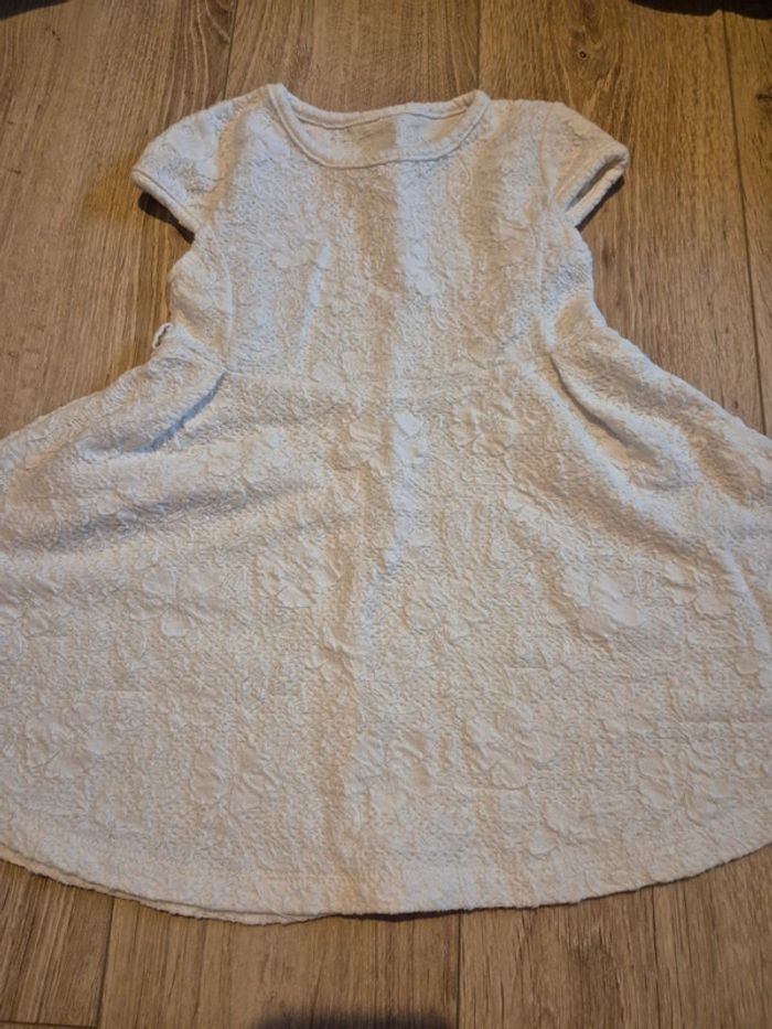 Robe blanche 4 ans