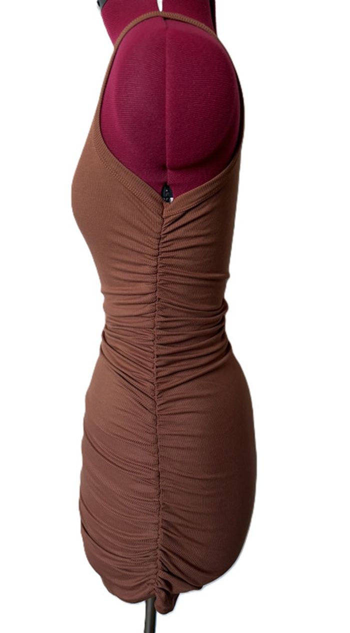 Mini robe légère et moulante froncée sur les côtés marron neuve S/36 - photo numéro 3