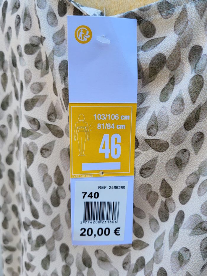 Blouse fluide nouée dans le bas - photo numéro 4