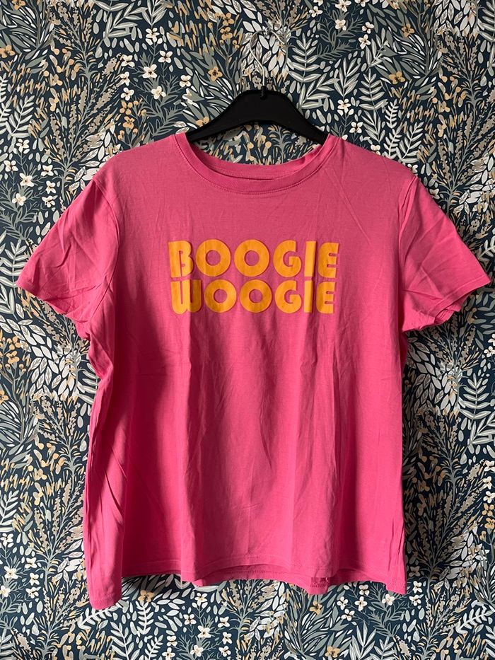 T-shirt rose avec inscription KIABI