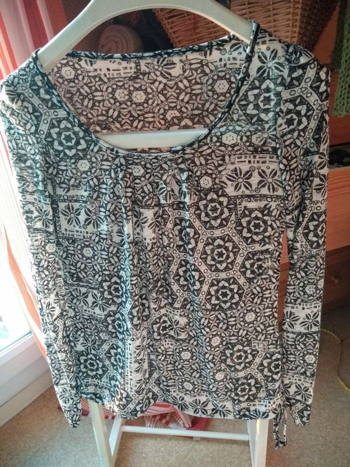 Haut léger noir et blanc