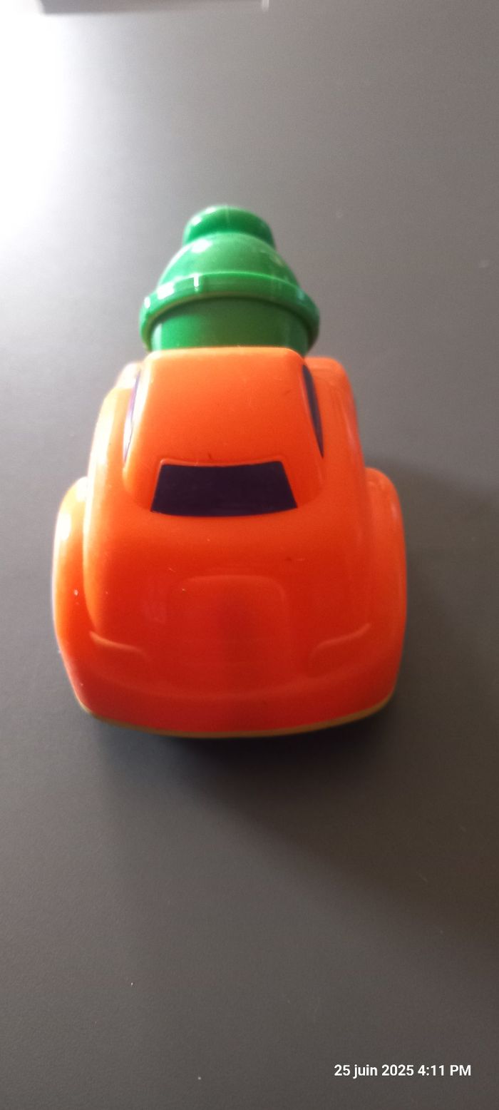Petite voiture - photo numéro 2