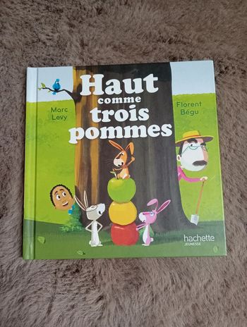 Livre Hachette Haut Comme Trois Pommes