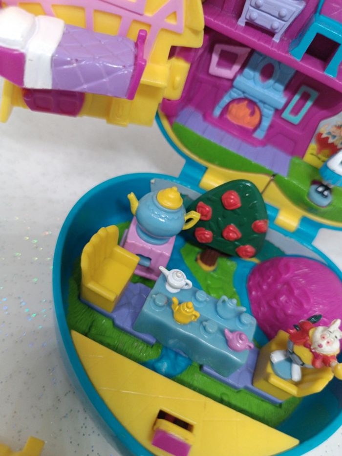Polly pocket Disney mattel makeup surprise playset coeur bleu blue Heart Alice merveilles wonderland - photo numéro 3