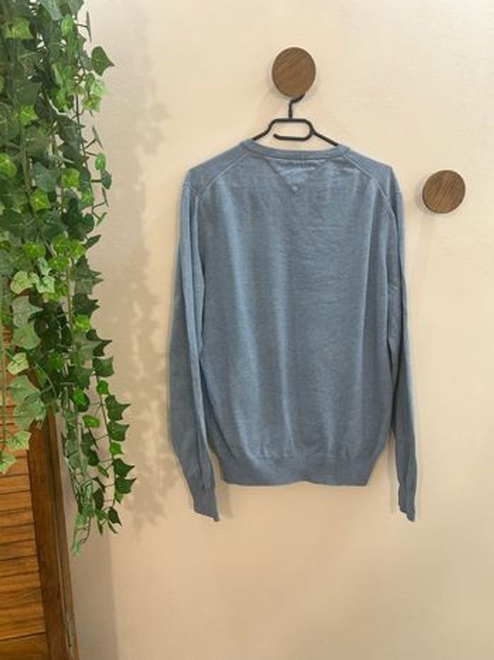 Pull tommy Hilfiger bleu col V - photo numéro 4