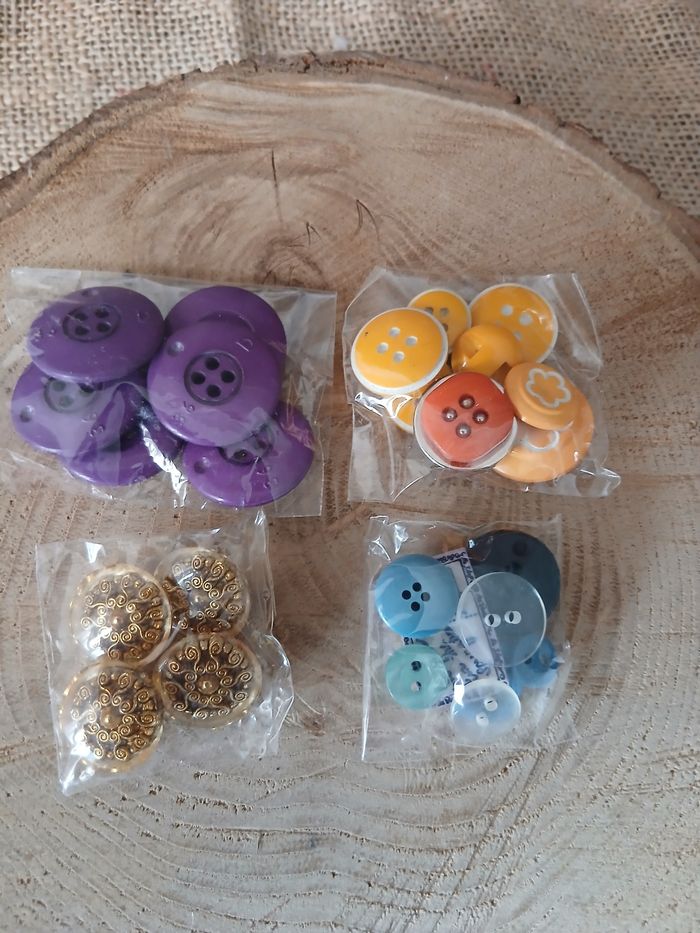 Lot de 4 sachets de boutons