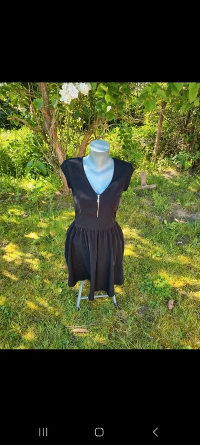 Petite robe noire volante 38