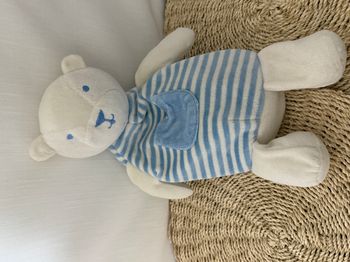 Doudou Ours blanc bleu range pyjama
