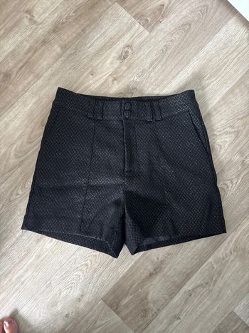 Short noir taille haute
