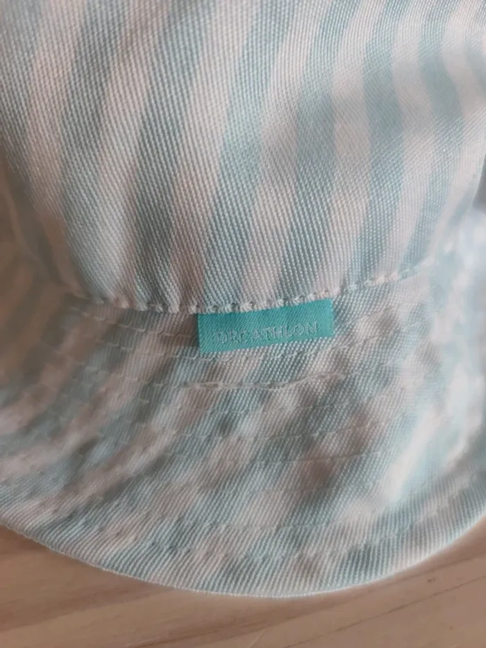 Bob bleu pastel à rayures chapeau été 58 cm Decathlon vintage - photo numéro 3