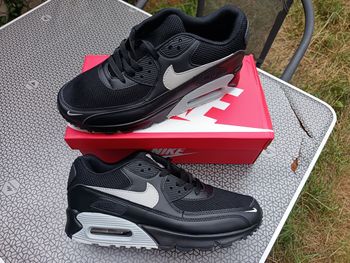 Baskets airmax taille 42