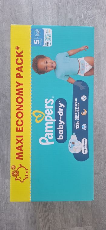 Paquet de couches pampers taille 5 neuf