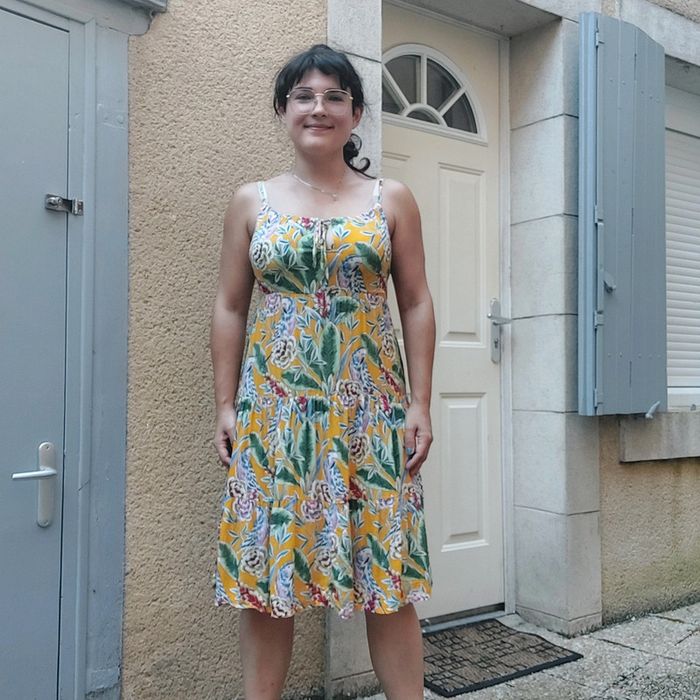 Jolie robe taille 40 - photo numéro 2