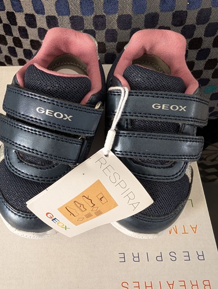 Baskets fille ultra-légeres. Taille 20. Neuf. Geox - photo numéro 6