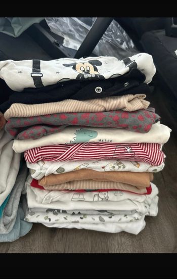 Lot pyjamas et bodies