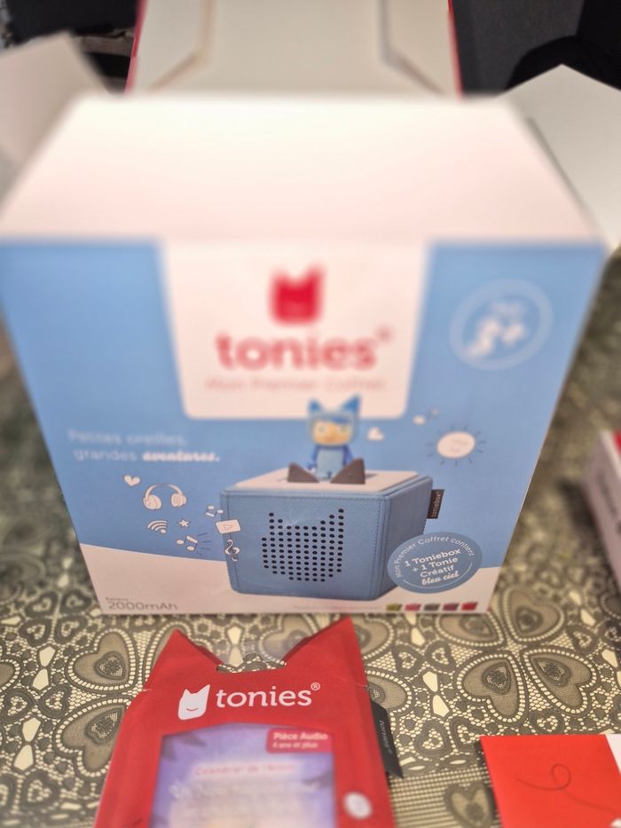 Toniebox neuve  ouvert juste pour la photo + chargeur usb neuf + 1 tonies neuf - photo numéro 4