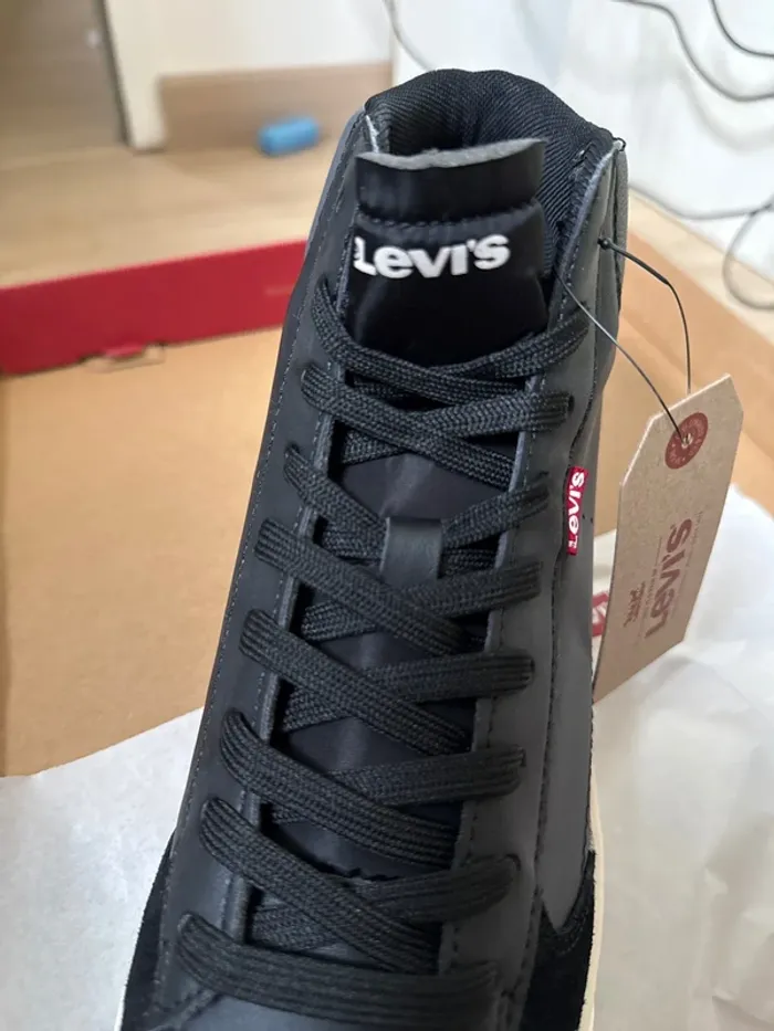 Magnifiques baskets Levi’s neuves avec étiquette pointure 39 - photo numéro 4