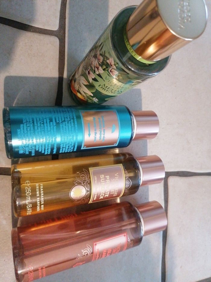 Victoria's secret brume 250 ml chacun brume parfumée corps