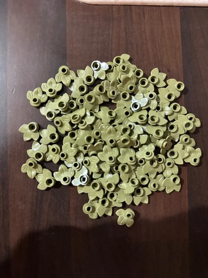 50 Plant Plate Lego, Round 1 x 1 with 3 Layered Leaves ref 32607 Olive Green