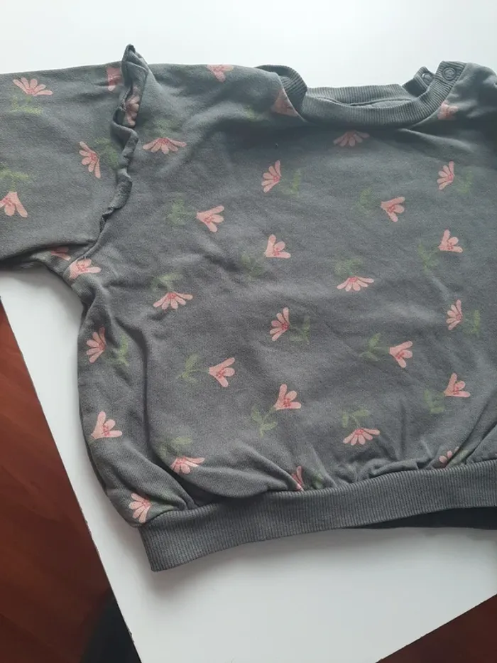Pull taille 12/18 mois - photo numéro 2