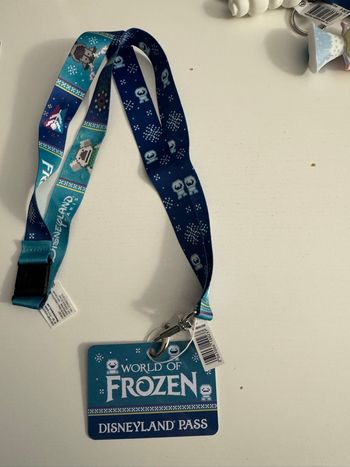 Lanière Disneyland Pass world of frozen