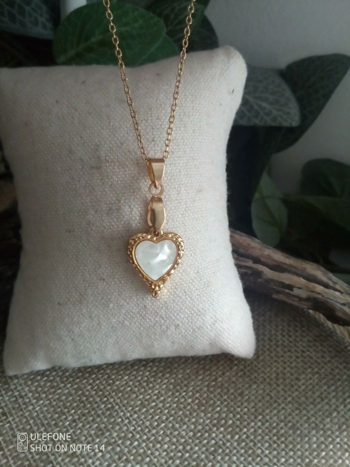Collier coeur blanc nacré