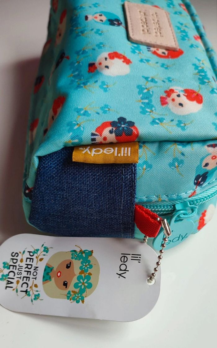 Grosse trousse bleu turquoise, Not perfect, just special - photo numéro 4