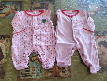 2 pyjamas été 1 mois