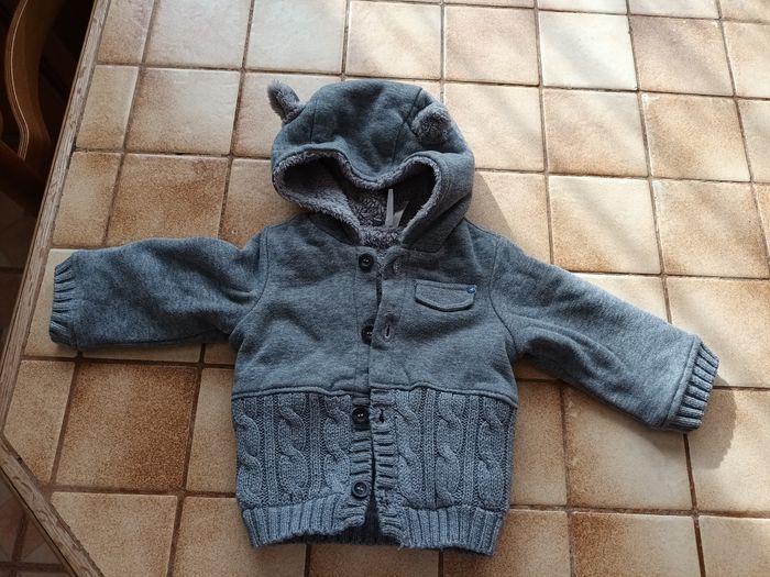 Gilet  gris   6 mois fourré  Orchestra  bébé.