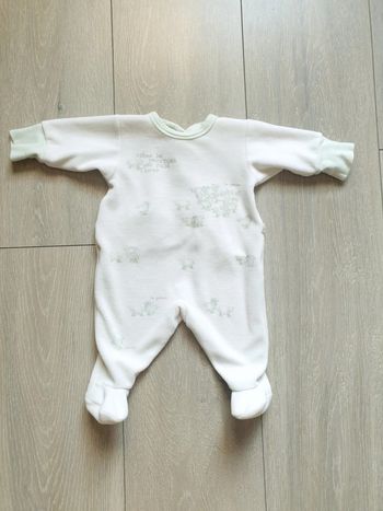 Pyjama blanc et vert pâle. Garçon 3 mois. Marque Petit Bateau