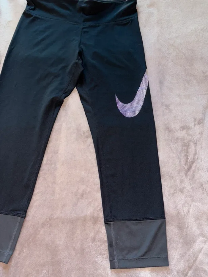 Legging de sport femme Nike taille M noir en très bon état - photo numéro 5