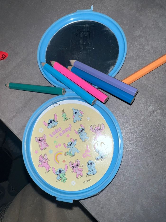 Petit miroir stitch livre de coloriage stickers neuf stitch Disney Angel - photo numéro 2