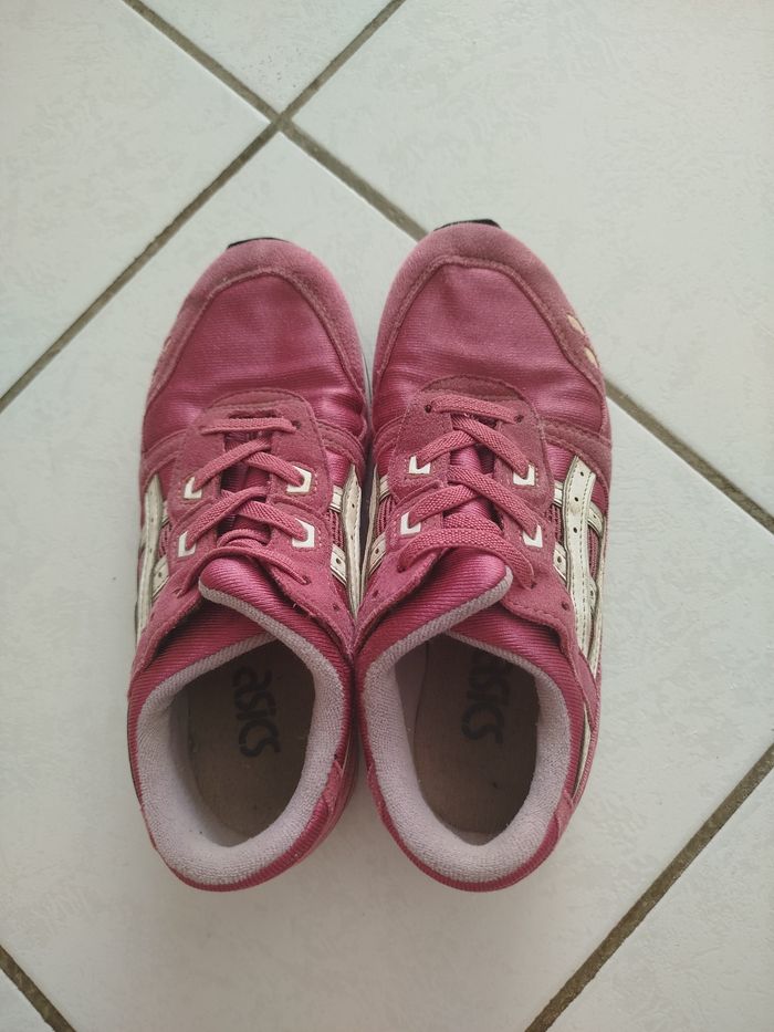 Basket Asics gel pointure 34, 5 - photo numéro 2