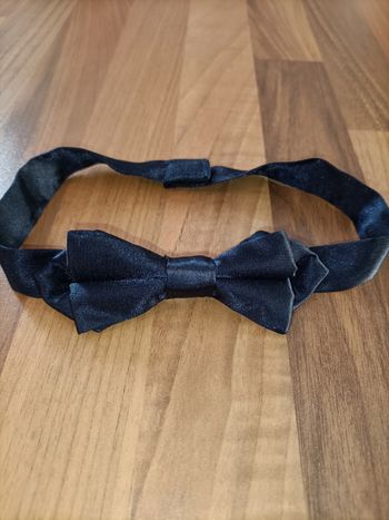Noeud papillon type satin bleu marine