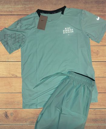 Ensemble short t-shirt running nike division taille S