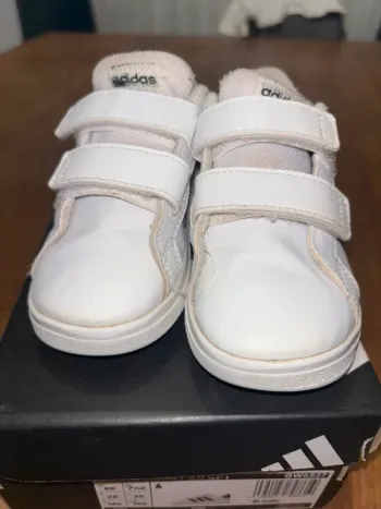 Basket garçon adidas t25