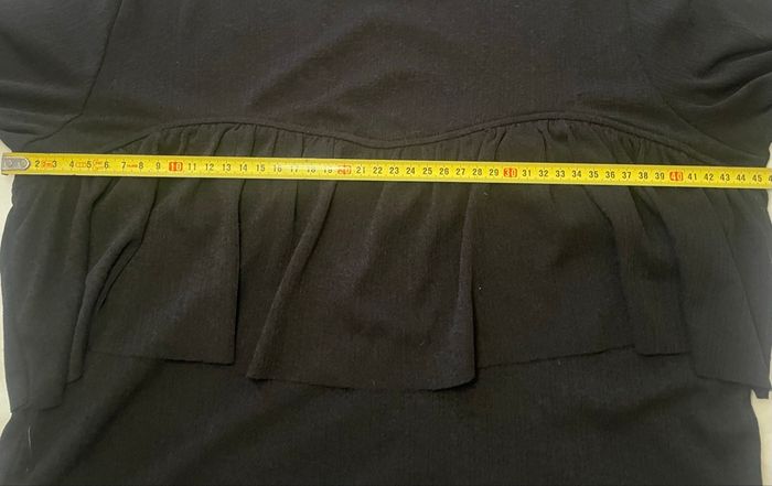 Haut frou-frou noir »Zara »manches longues - photo numéro 4