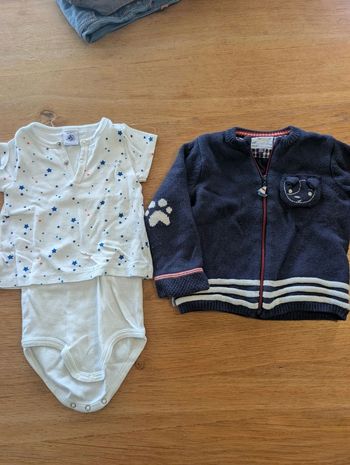 Lot veste chaude et body/tee-shirt garçon 18 mois