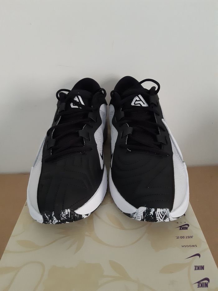 Nike Zoom Freak 5  Oreo neuves taille 45 - photo numéro 3