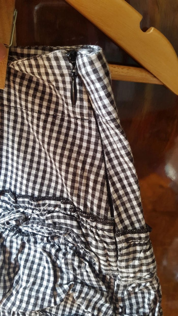 Jupe courte plissée petits carreaux couleur noir et Blanc - photo numéro 4
